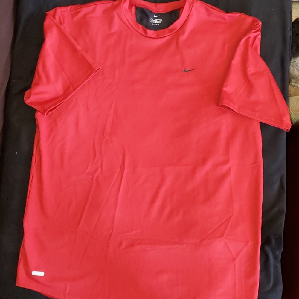 💙Red tennis shirt